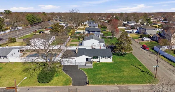 $639,999 | 205 Smithtown Polk Boulevard, Centereach, NY 11720