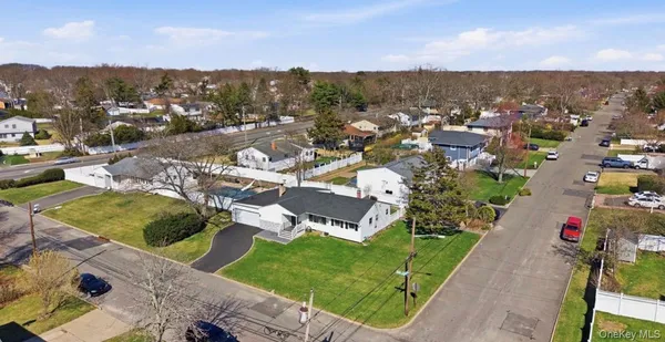 $639,999 | 205 Smithtown Polk Boulevard, Centereach, NY 11720