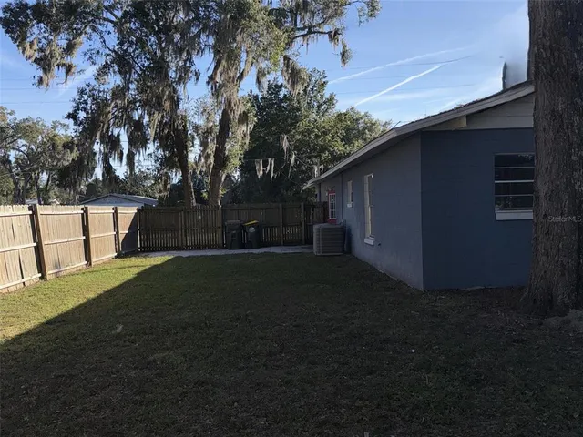 $234,900 | 285 East Lake Street, Umatilla, FL 32784