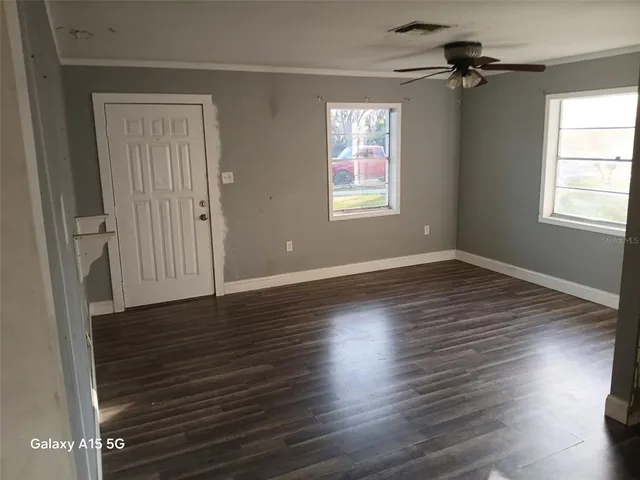 $234,900 | 285 East Lake Street, Umatilla, FL 32784