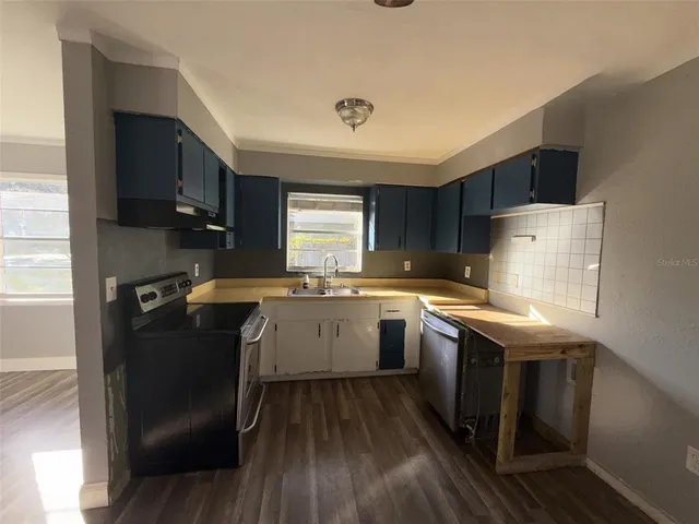 $234,900 | 285 East Lake Street, Umatilla, FL 32784