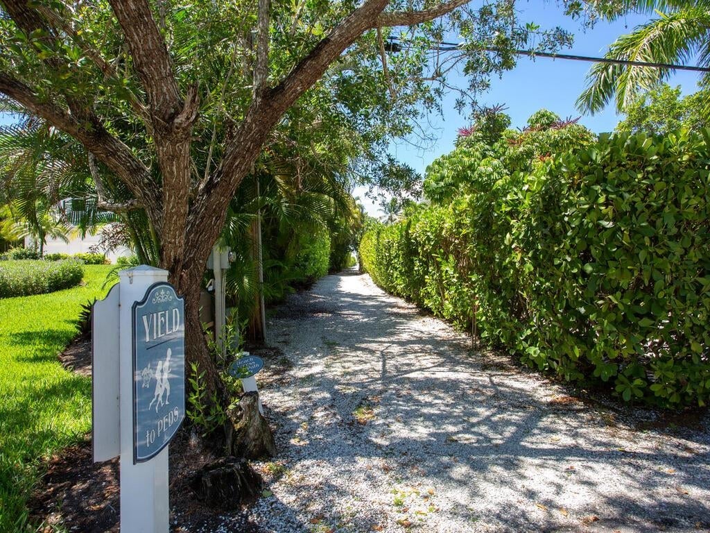 4636 Rue Royale Sanibel, FL 33957 - Photo 3 of 8 Gallery Image 3