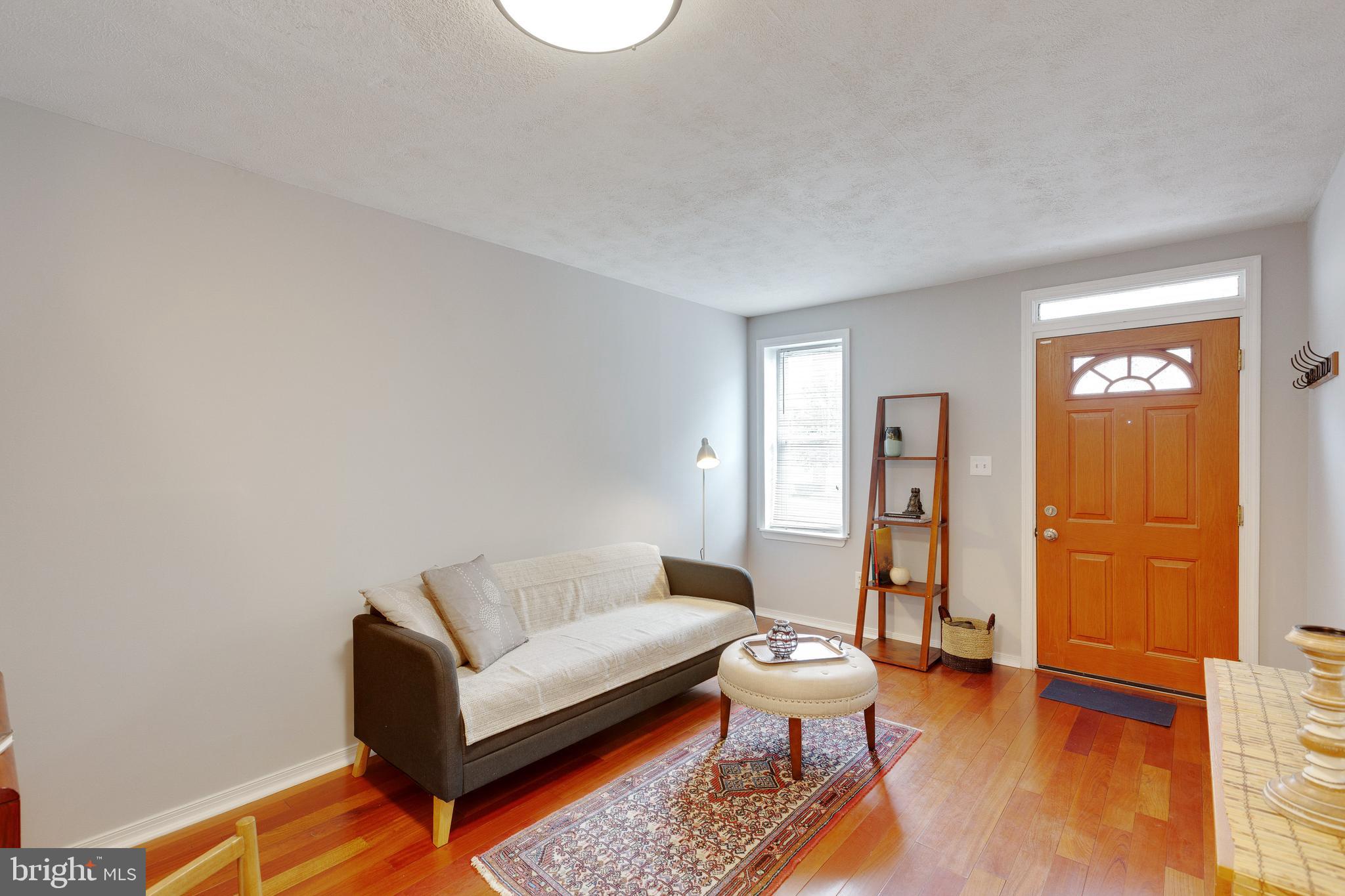 320 South Poppleton Street Baltimore, MD 21230 - Photo 4 of 31 Lots of space in this Living room