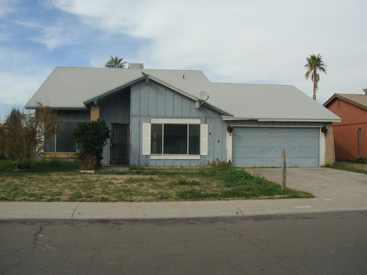 4124 East Apollo Road Phoenix, AZ 85042 - Photo 1 of 2 Front