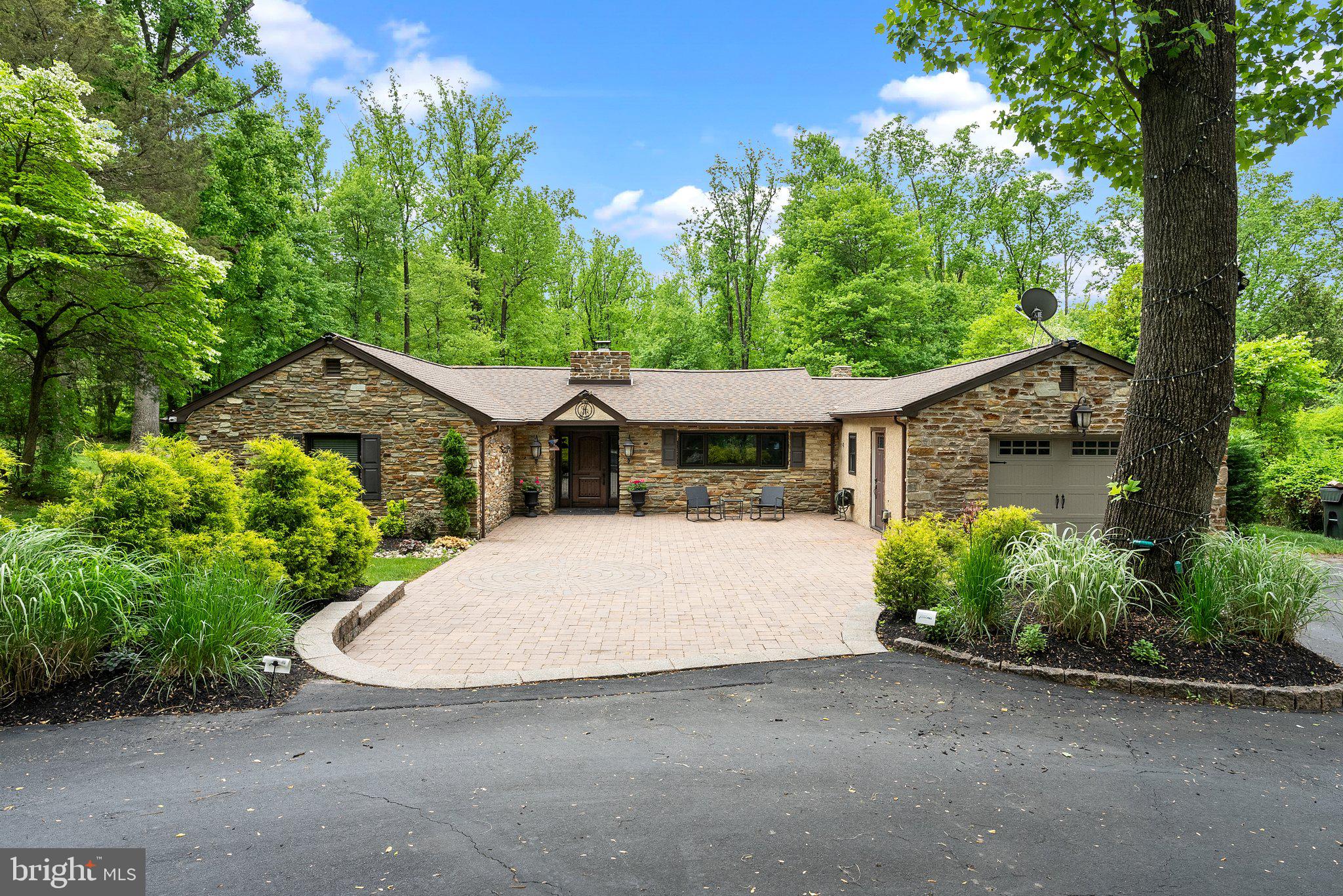 2330 Huntingdon Road Huntingdon Valley, PA 19006 - Photo 3 of 48 Gallery Image 3