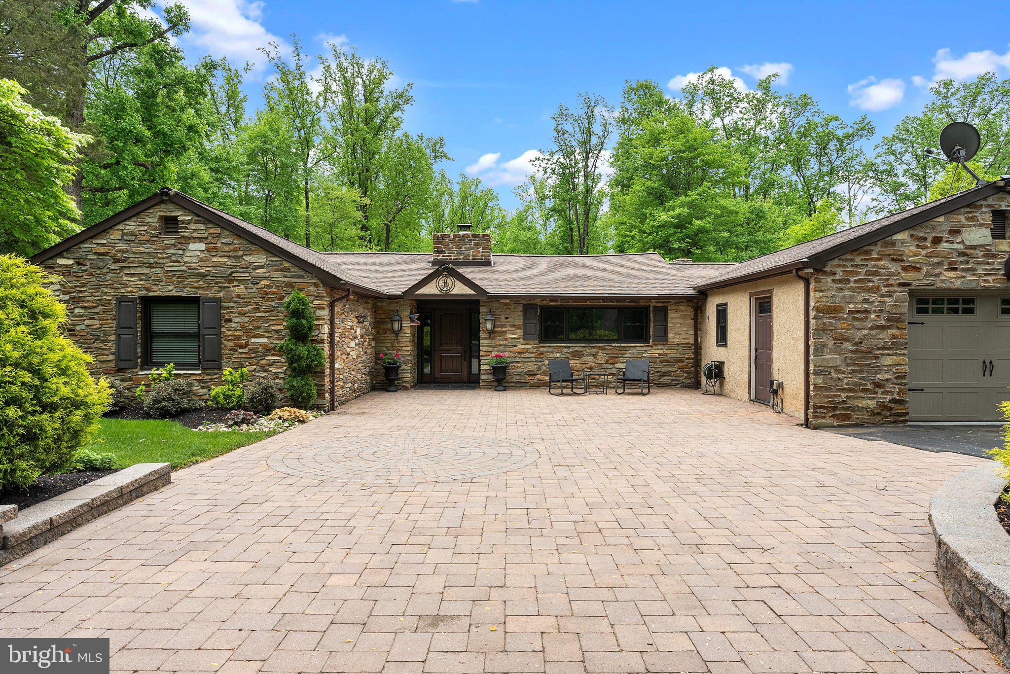 2330 Huntingdon Road Huntingdon Valley, PA 19006 - Photo 6 of 48 Gallery Image 6