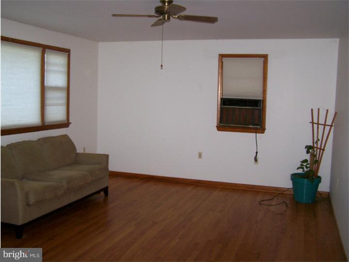 7415 Canterbury Road Felton, DE 19943 - Photo 8 of 13 Living Room