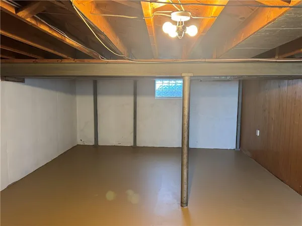 $279,000 | 12000 West 60th Place, Shawnee, KS 66216