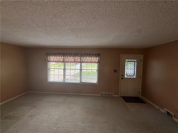 $279,000 | 12000 West 60th Place, Shawnee, KS 66216