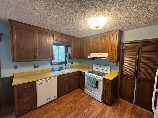 $279,000 | 12000 West 60th Place, Shawnee, KS 66216