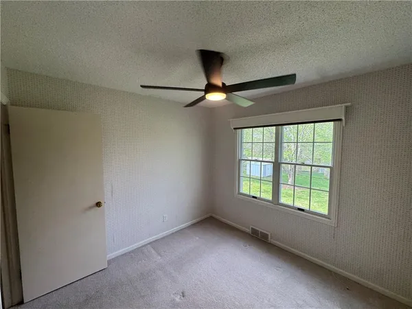 $279,000 | 12000 West 60th Place, Shawnee, KS 66216