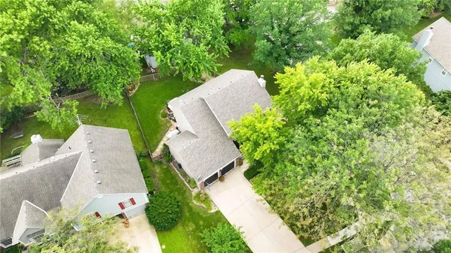 $420,000 | 14915 West 84th Terrace, Lenexa, KS 66215