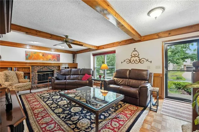 $420,000 | 14915 West 84th Terrace, Lenexa, KS 66215