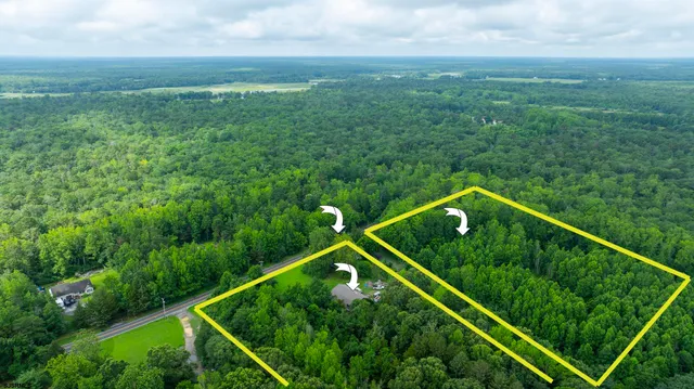 a view of a tennis court