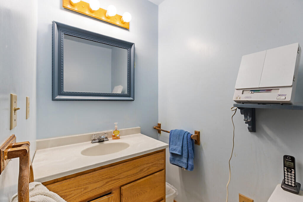173 Warren Road Pittston, ME 04345 - Photo 60 of 75 31_BP5A0429_DxO_mls