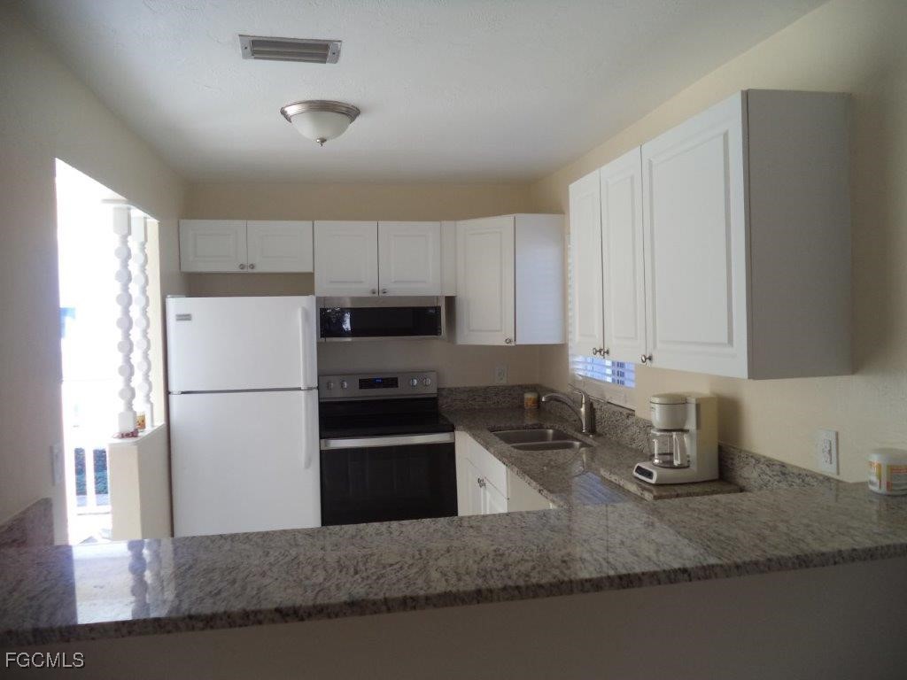 8071 Country Road, Unit 205 Fort Myers, FL 33919 - Photo 4 of 11