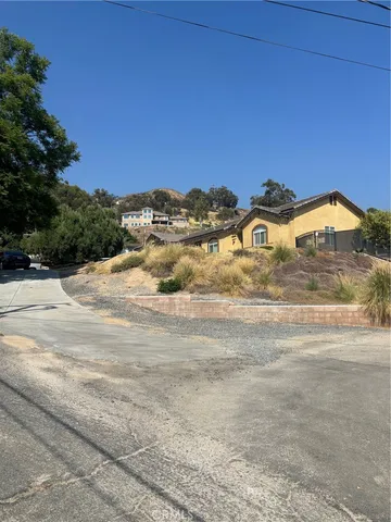 a view of a house with a outdoor space