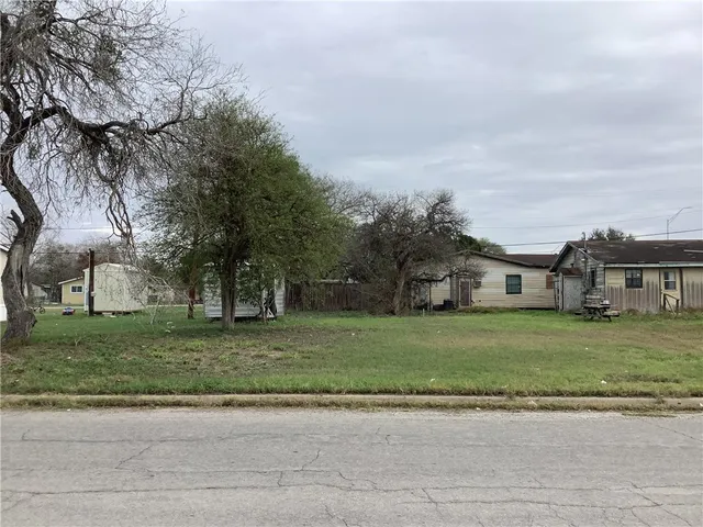 $130,000 | 604 Highway 359, Mathis, TX 78368