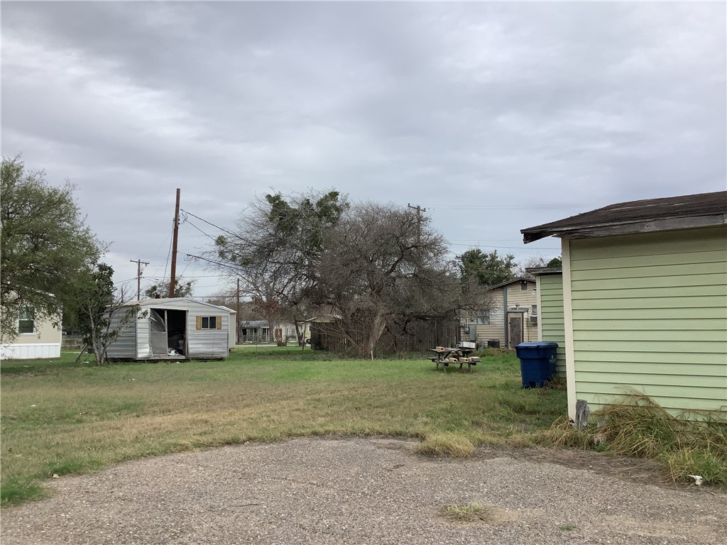 604 Highway 359 Mathis, TX 78368 - Photo 4 of 6