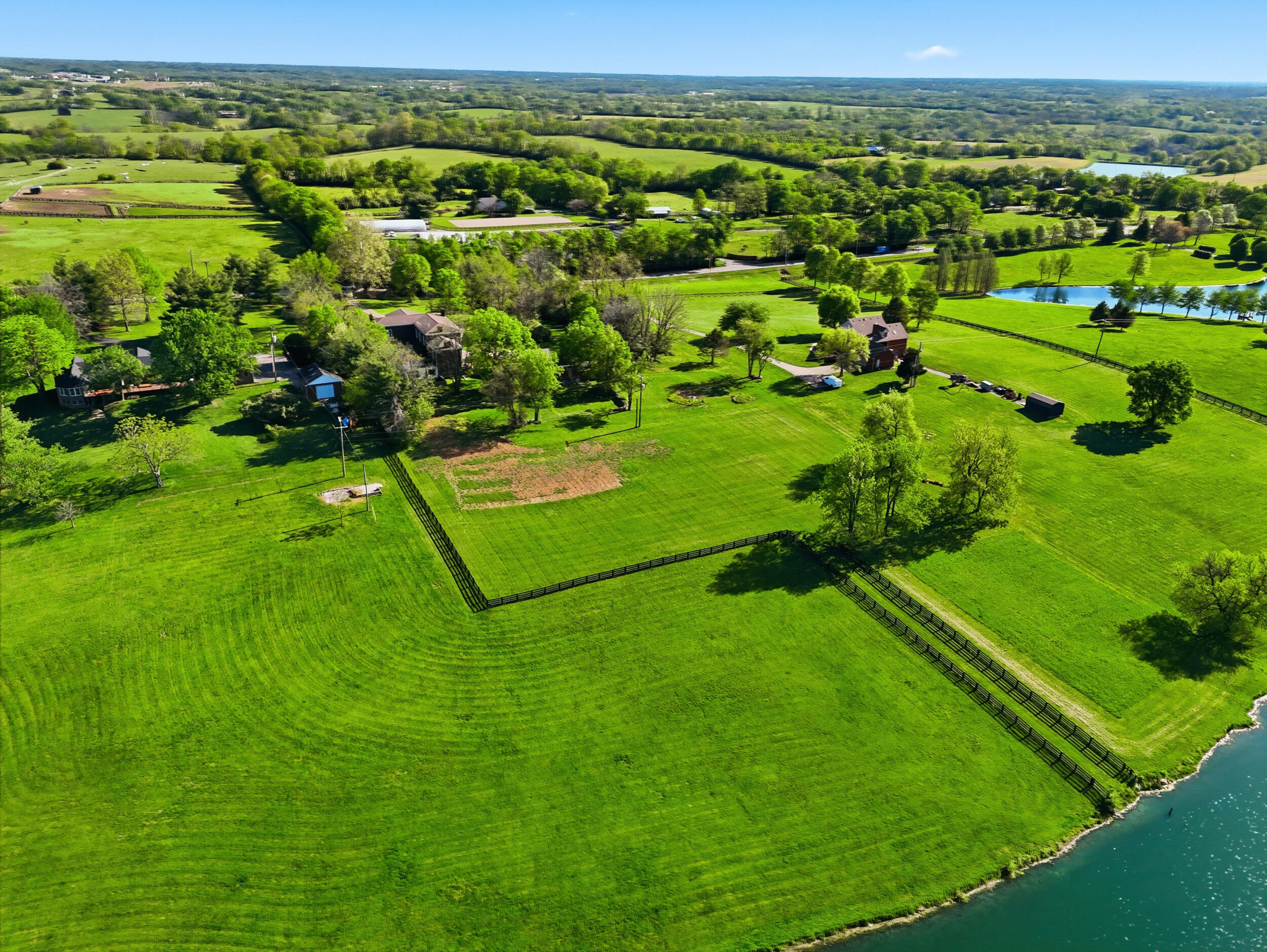 6208 Old Richmond Road Lexington, KY 40515 - Photo 4 of 63 20_dji_fly_20260417_095016_0713_17764341