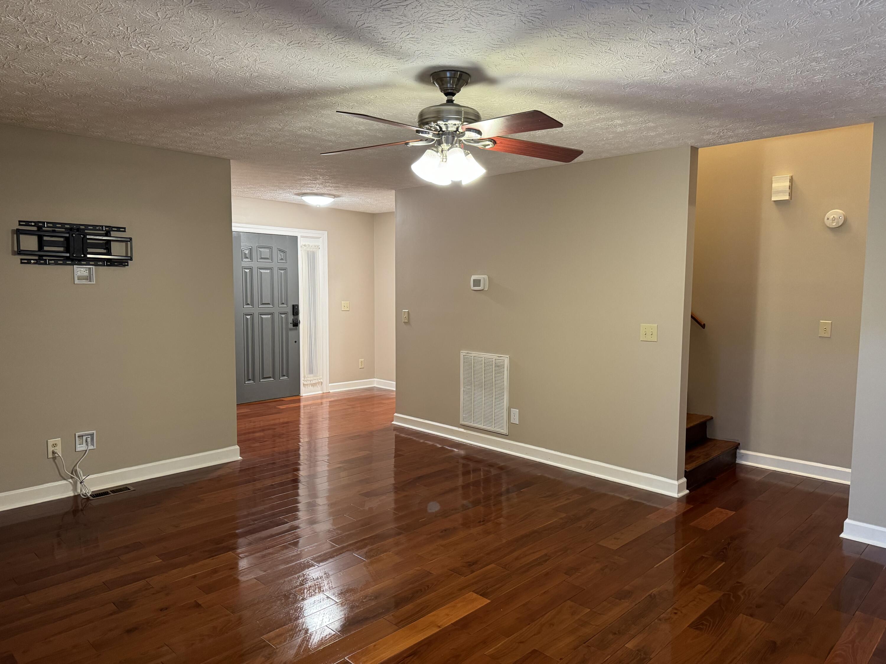 230 Driftwood Way Corbin, KY 40701 - Photo 5 of 32 IMG_8483