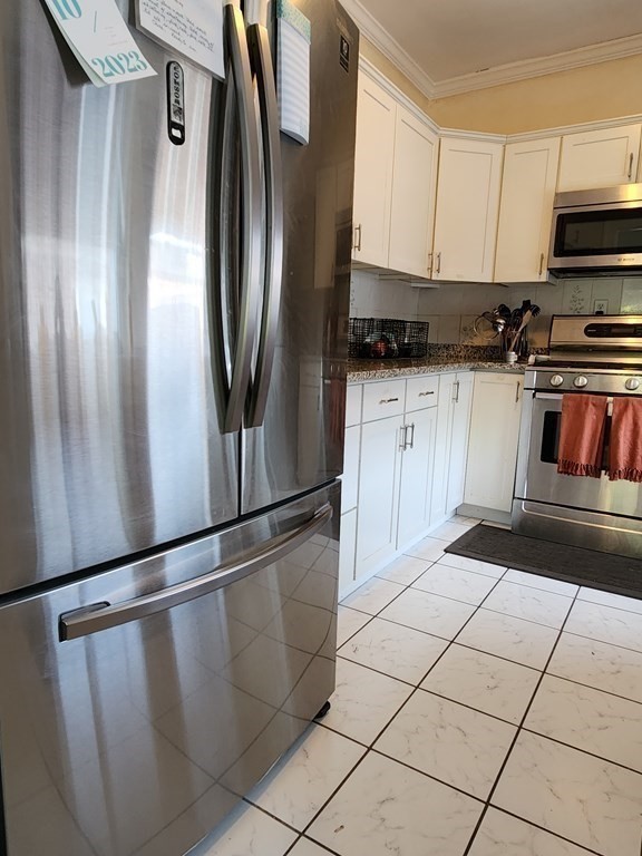 55 Thatcher Street, Unit 6 Brookline, MA 02446 - Photo 10 of 31