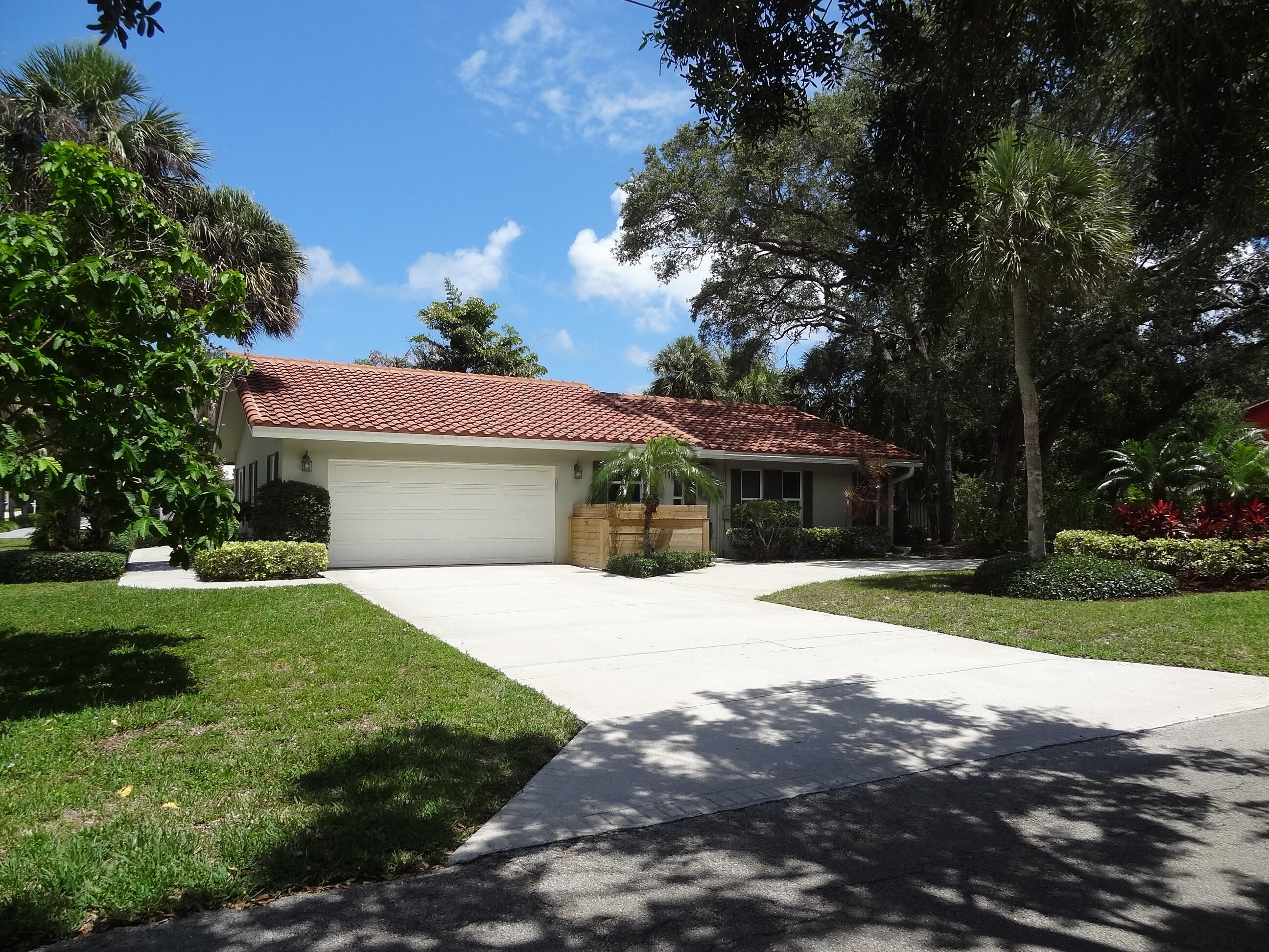 1140 Southwest 15th Street Boca Raton, FL 33486 - Photo 2 of 42 DSC02526