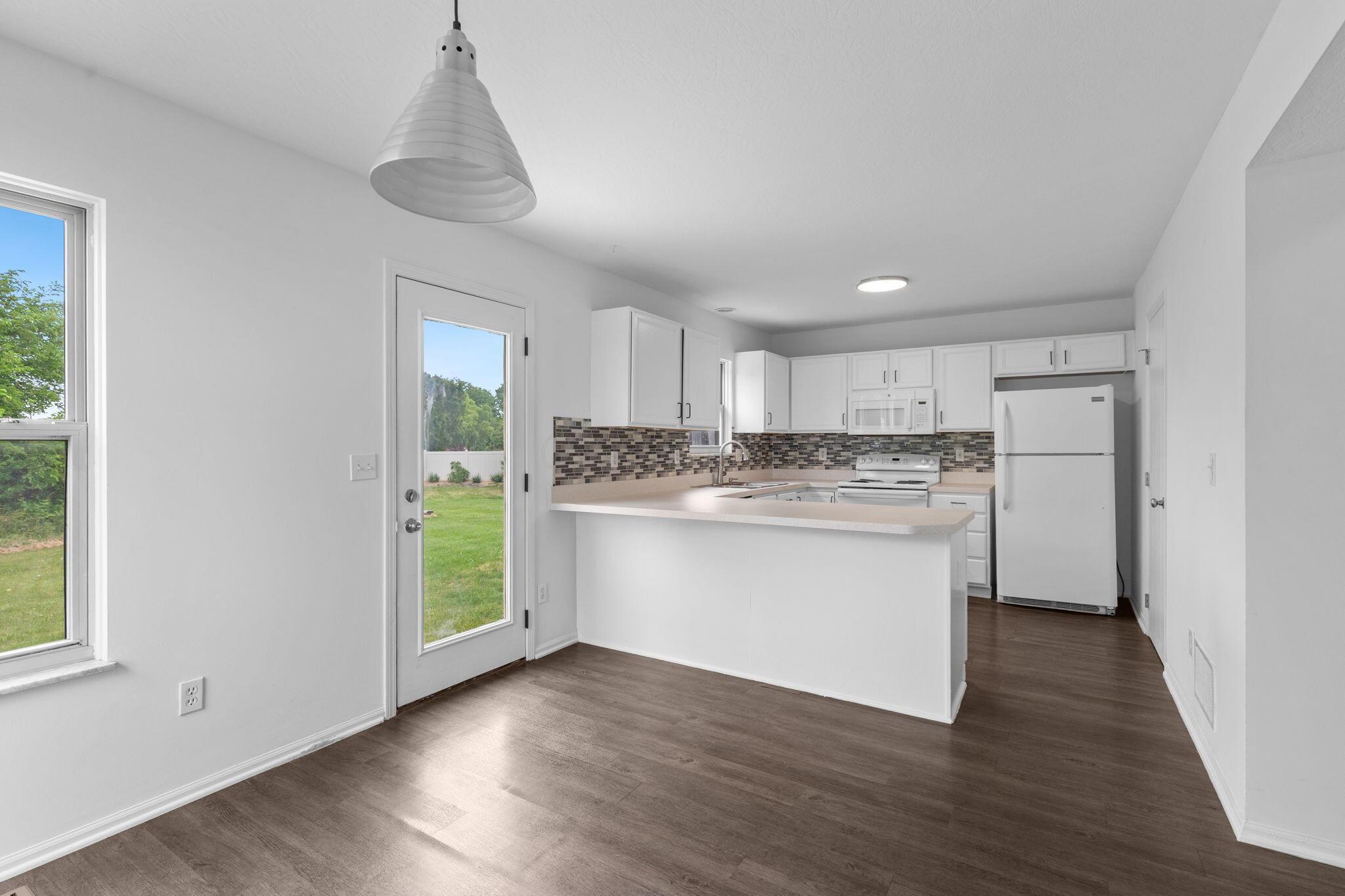 279 Richards Circle Delaware, OH 43015 - Photo 19 of 60 Kitchen