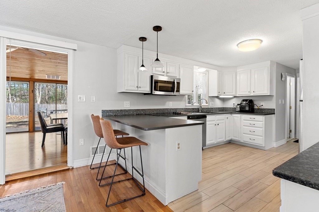 86 Larson Road Stoughton, MA 02072 - Photo 8 of 33 Gallery Image 8