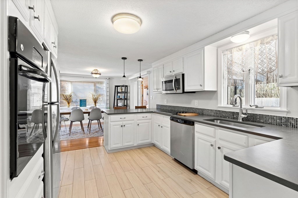 86 Larson Road Stoughton, MA 02072 - Photo 9 of 33 Gallery Image 9