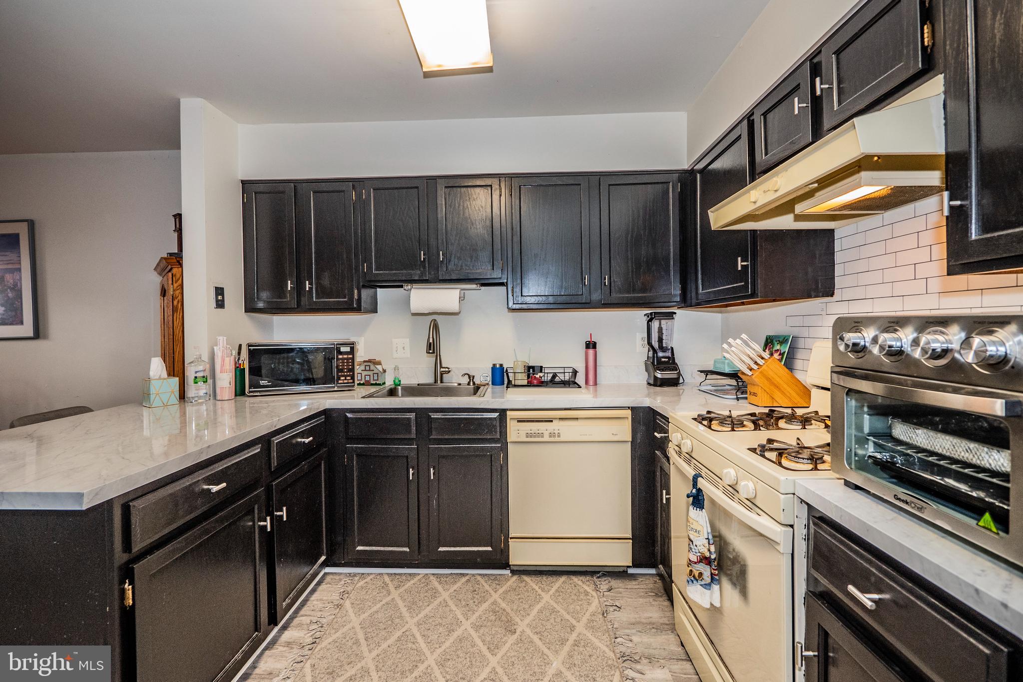 7964 Revenna Lane Springfield, VA 22153 - Photo 7 of 41