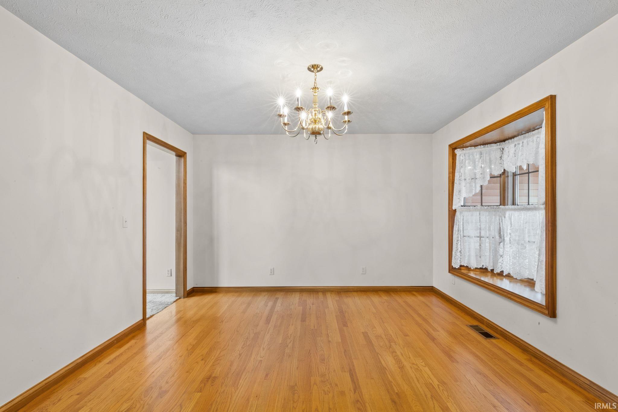 21750 New Road Lakeville, IN 46536 - Photo 7 of 36