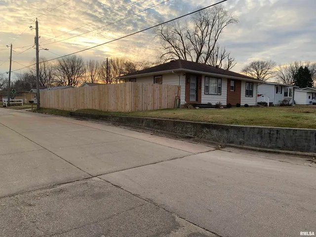 $215,000 | 1038 North State Street, Lincoln, IL 62656