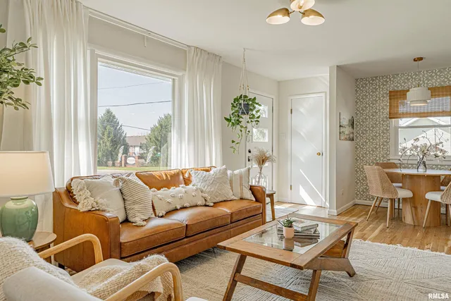 $215,000 | 1038 North State Street, Lincoln, IL 62656