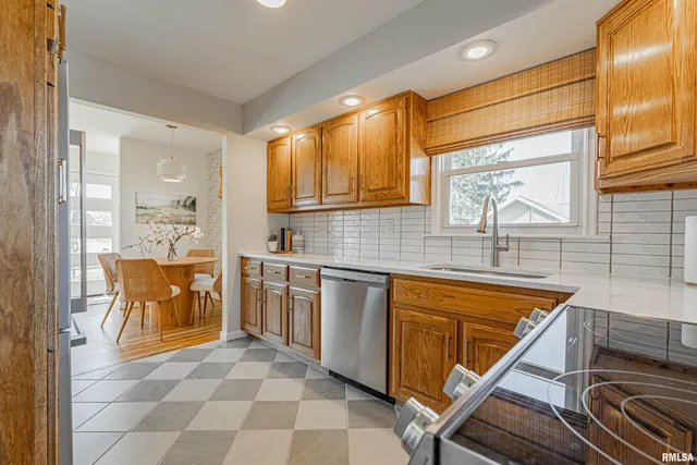 $215,000 | 1038 North State Street, Lincoln, IL 62656