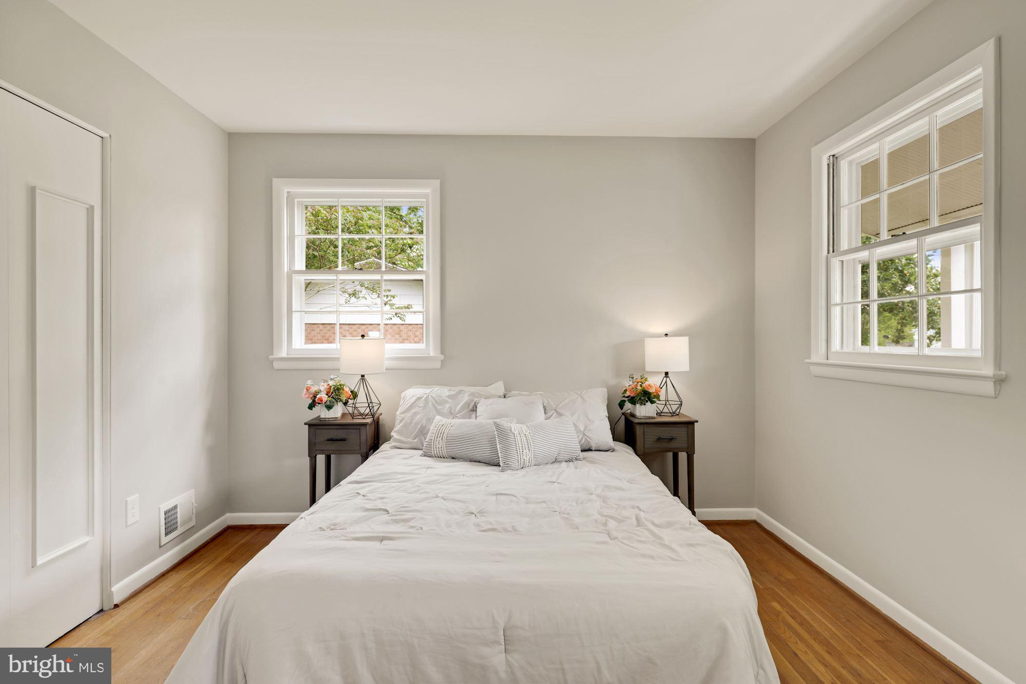 2019 Franwall Avenue Silver Spring, MD 20902 - Photo 12 of 42 Bright and light owners suite