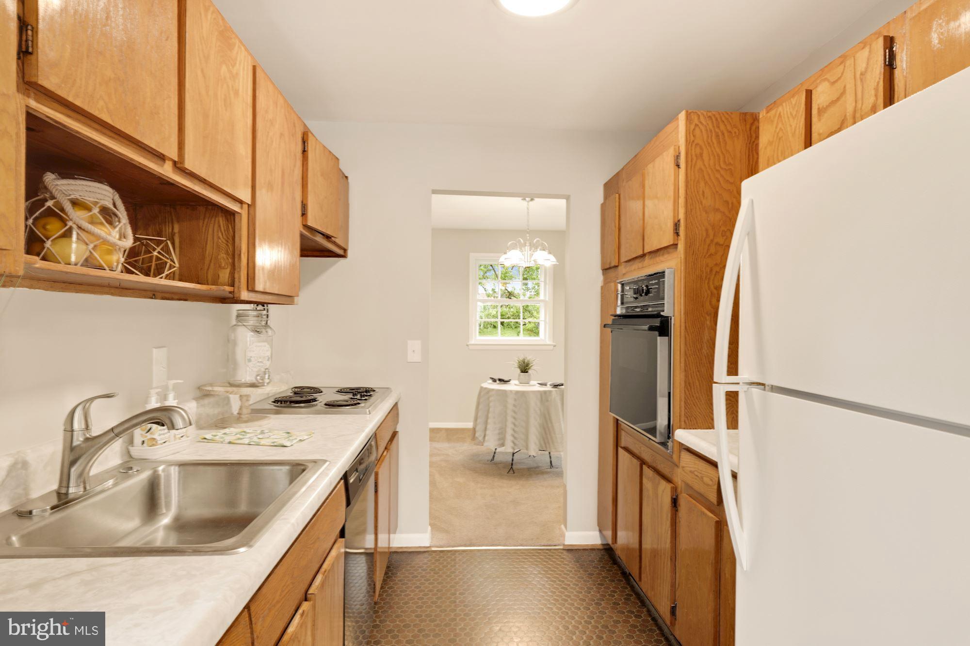 2019 Franwall Avenue Silver Spring, MD 20902 - Photo 8 of 42 Efficient kitchen between DR & Kitchen Table