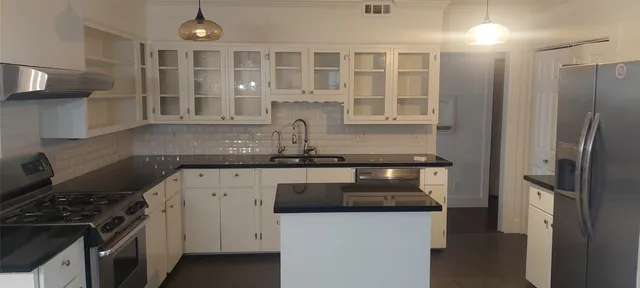 $3,000 | 4629 Cedar Oaks Lane, Bellaire, TX 77401