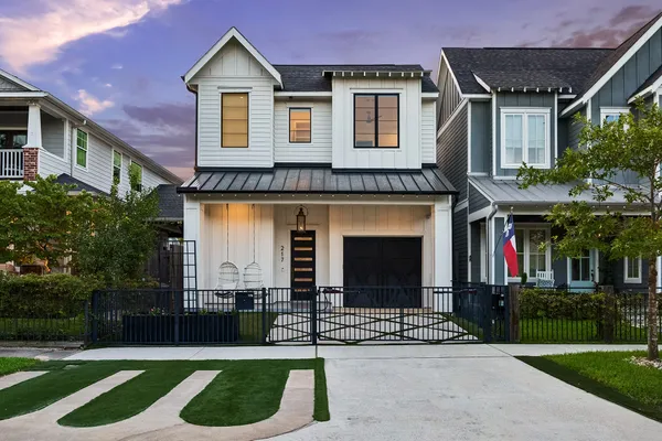 $1,345,000 | 217 West 10th Street, Houston, TX 77008