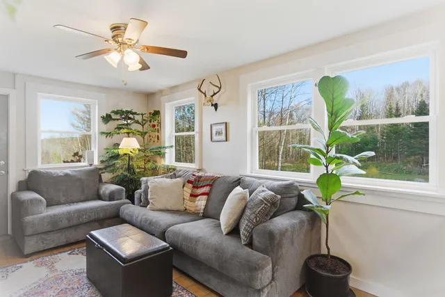 $250,000 | 22 Hartlen Avenue, Colebrook, NH 03576