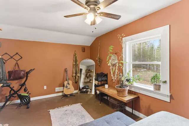 $250,000 | 22 Hartlen Avenue, Colebrook, NH 03576