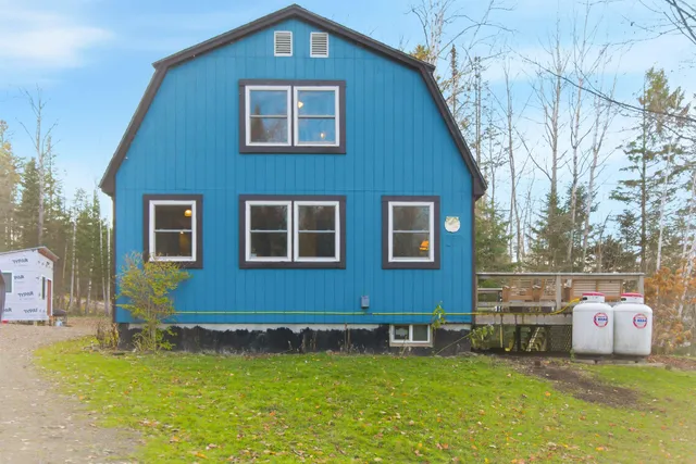 $250,000 | 22 Hartlen Avenue, Colebrook, NH 03576