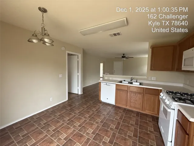 $1,595 | 152 Challenger, Kyle, TX 78640