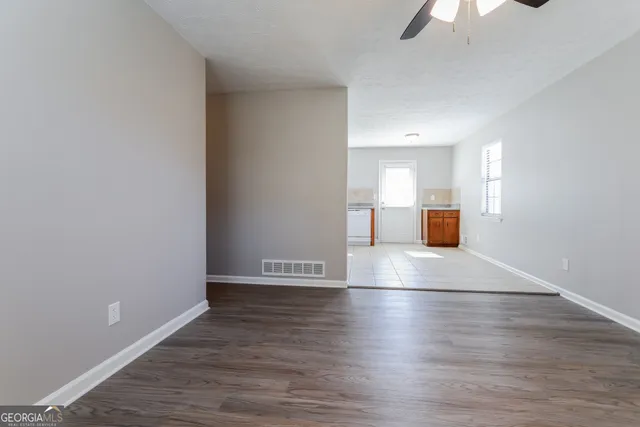 $1,950 | 1181 Timbercrest Drive, Lawrenceville, GA 30045