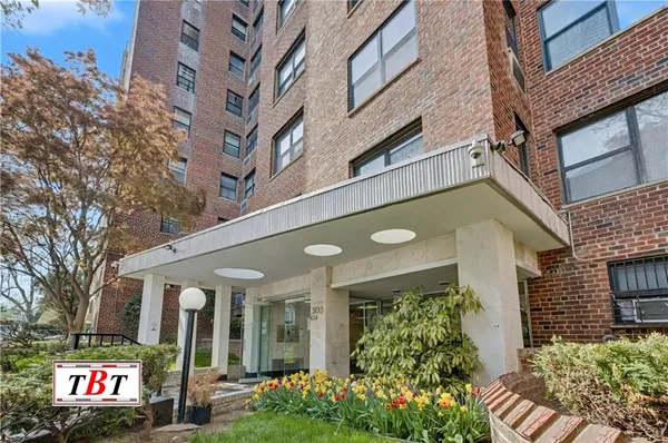 $836,000 | 303 Beverley Road, Unit 10G | Kensington