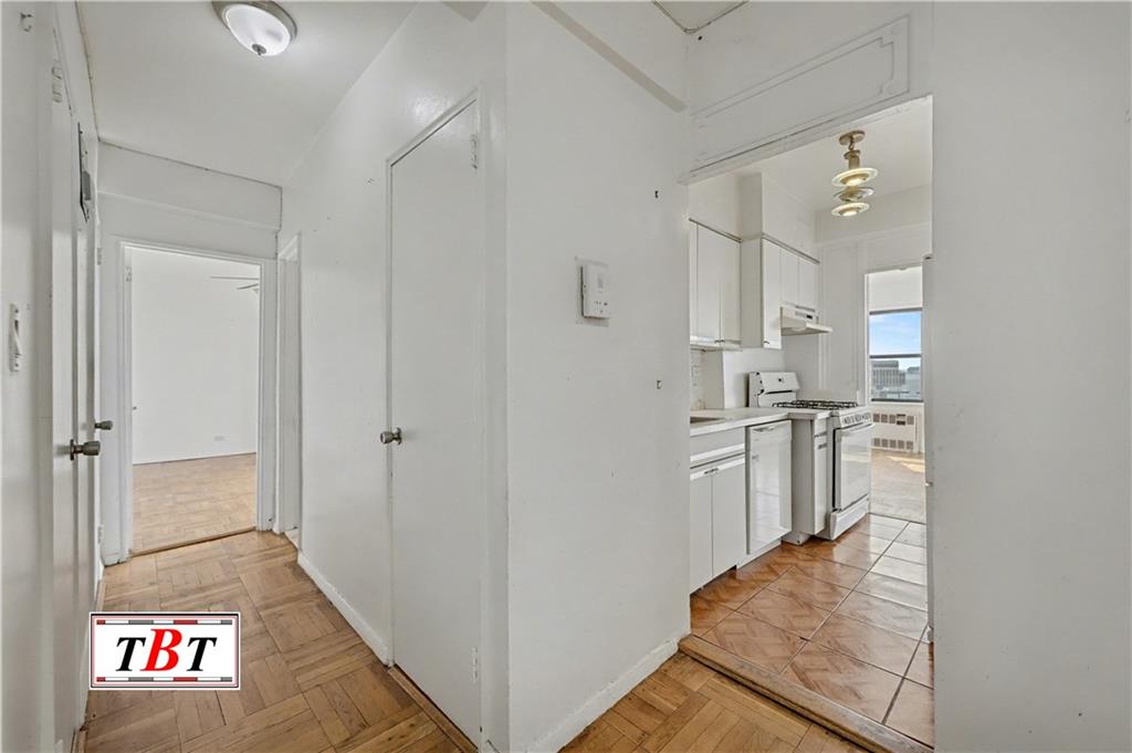 303 Beverley Road, Unit 10G Brooklyn, NY 11218 - Photo 35 of 36