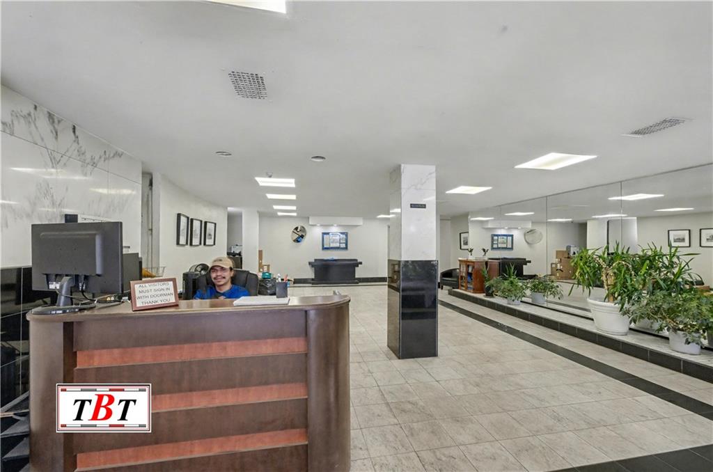 303 Beverley Road, Unit 10G Brooklyn, NY 11218 - Photo 4 of 36