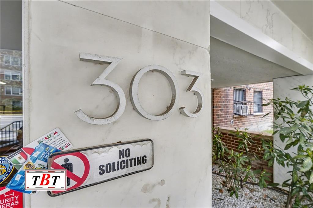 303 Beverley Road, Unit 10G Brooklyn, NY 11218 - Photo 5 of 36