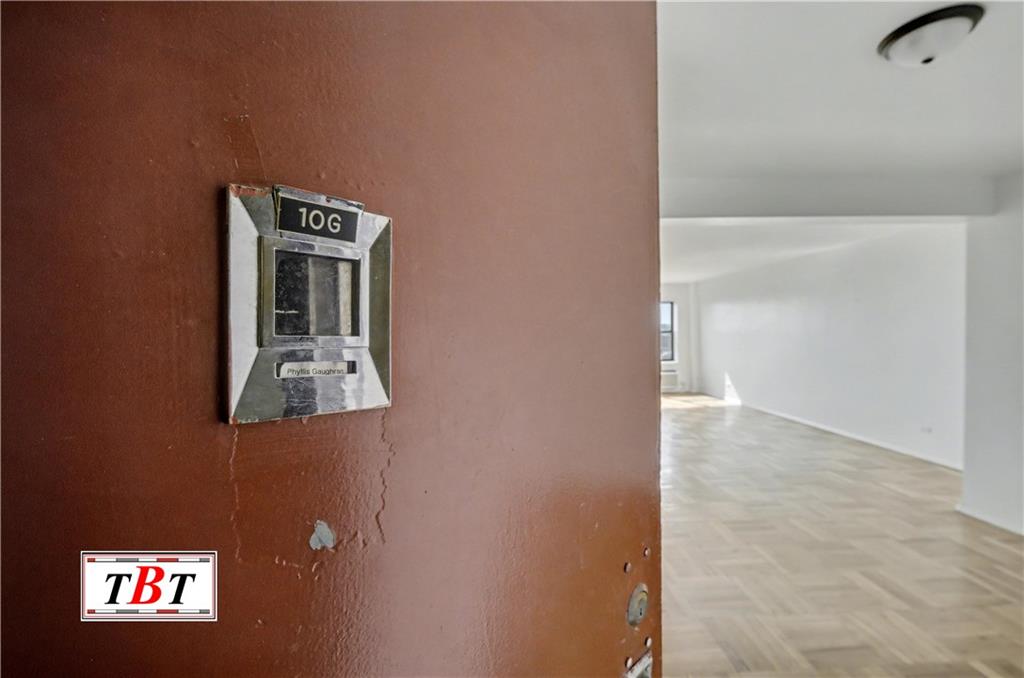 303 Beverley Road, Unit 10G Brooklyn, NY 11218 - Photo 7 of 36