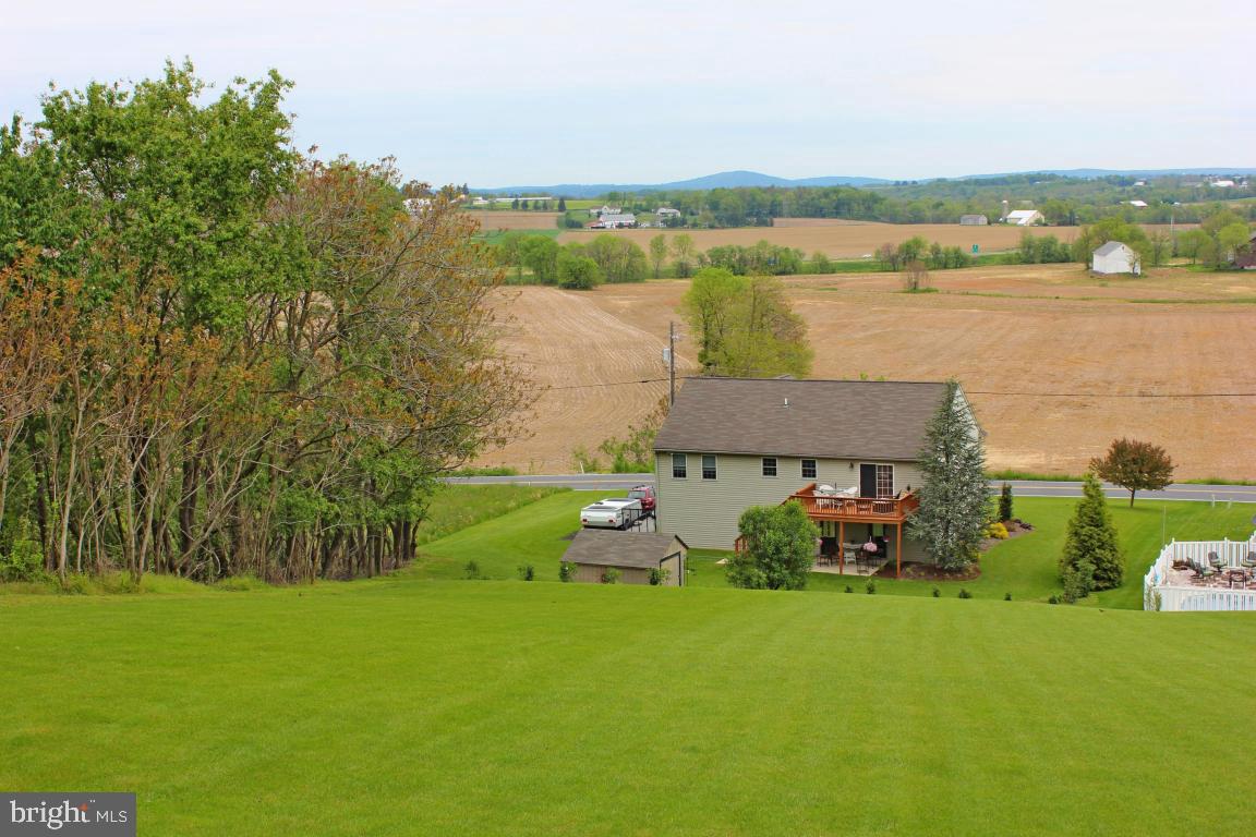738 Fairview Road Mount Joy, PA 17552 - Photo 2 of 18